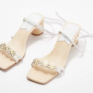 SCHUTZ Hina Daisy Raffia Floral Block Heel Sandal